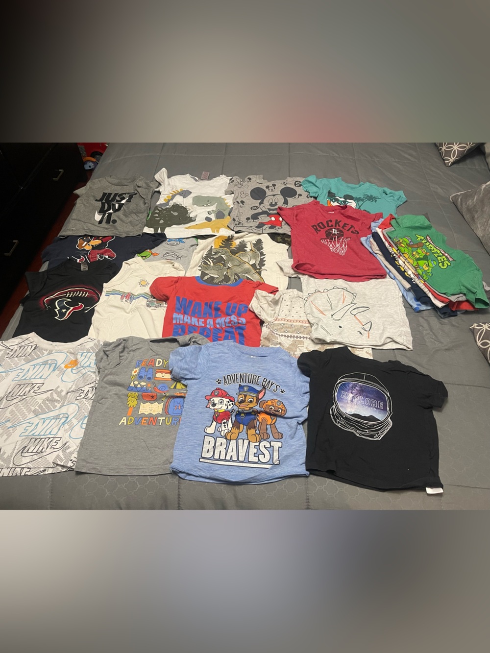 Toddler boys Short Sleeve Graphic Tee lot - Picture 1 of 2